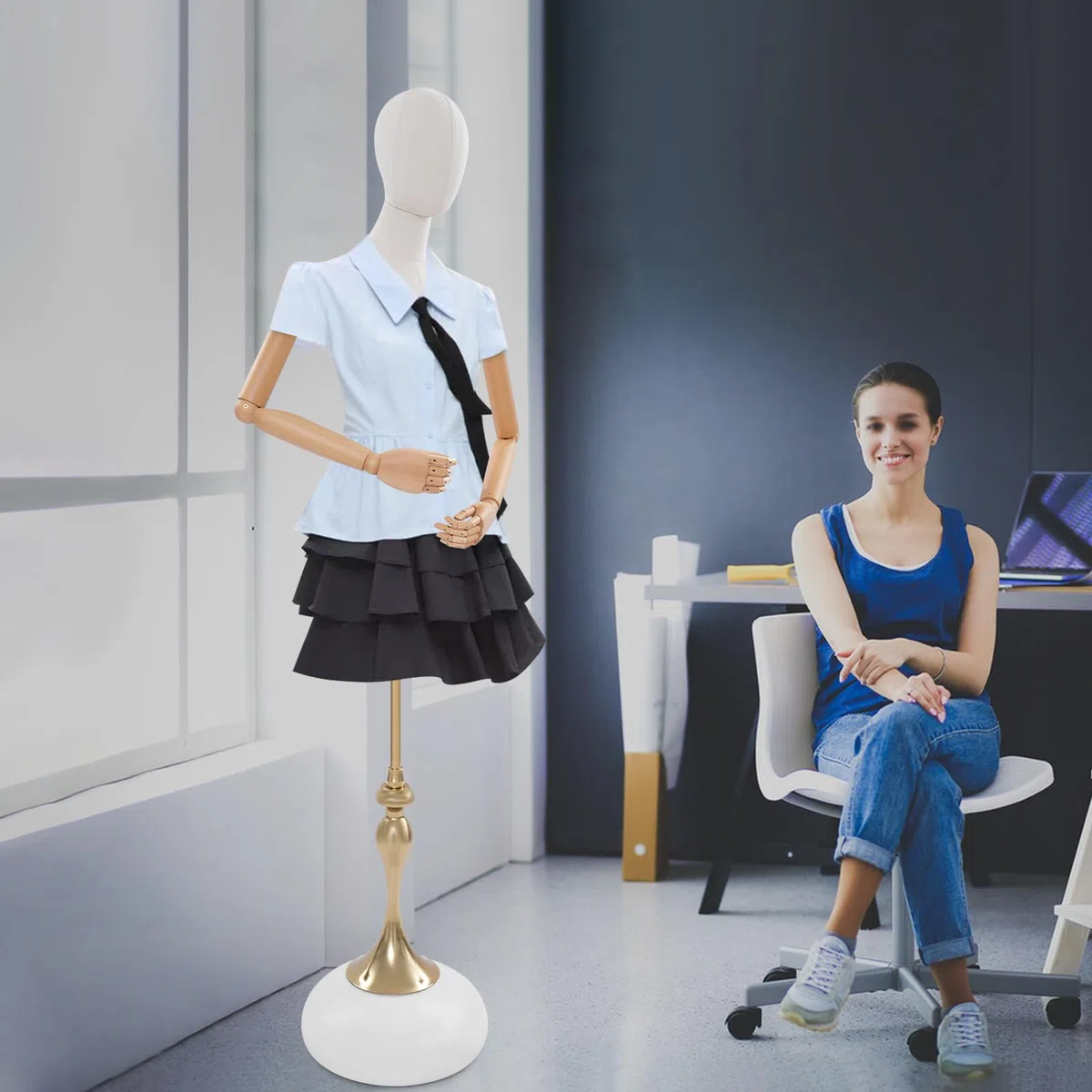 Mannequin de Couture Femme Réglable 140–200 cm, Buste de Couture sur Pied, Base Ronde en Bois, Robuste et Pratique, Idéal pour Boutique, Atelier et École de Mode (Base Blanc, Standard)